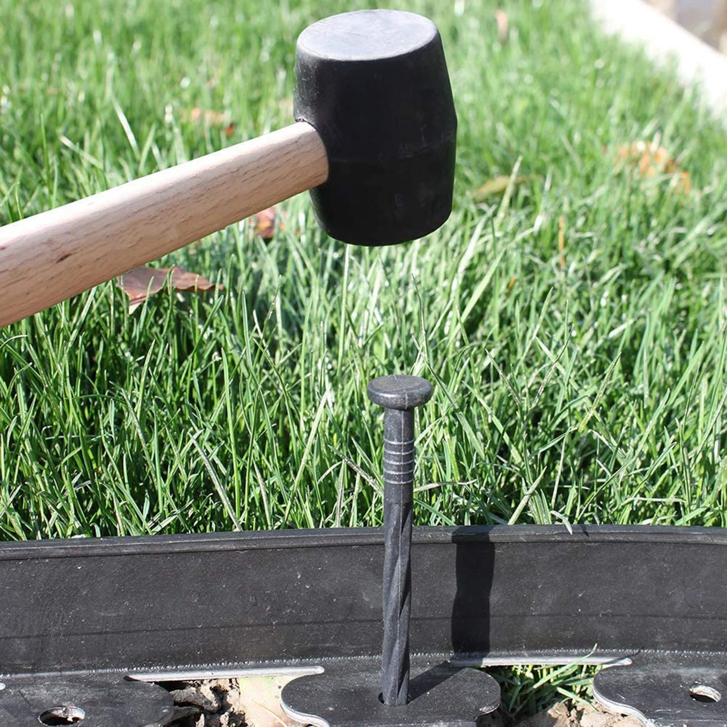 Aoipend 100 Pack Plastic Edging Nail, Spiral Nylon Landscape Anchoring Spikes, 8 inch Garden Landscapes Stakes for Lawn Paver Edging, Weed Barrier, Artificial Turf Black