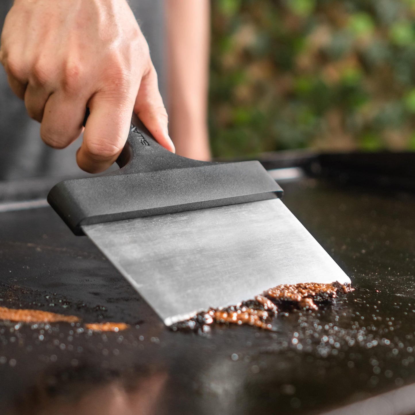 Blackstone 5061 Griddle Heavy Duty Flat Top BBQ Grill Cleaning – Stainless Steel Metal Construction with Long Handle – Multipurpose Kitchen Food Scraper & Chopper Accessories, Standard, Black