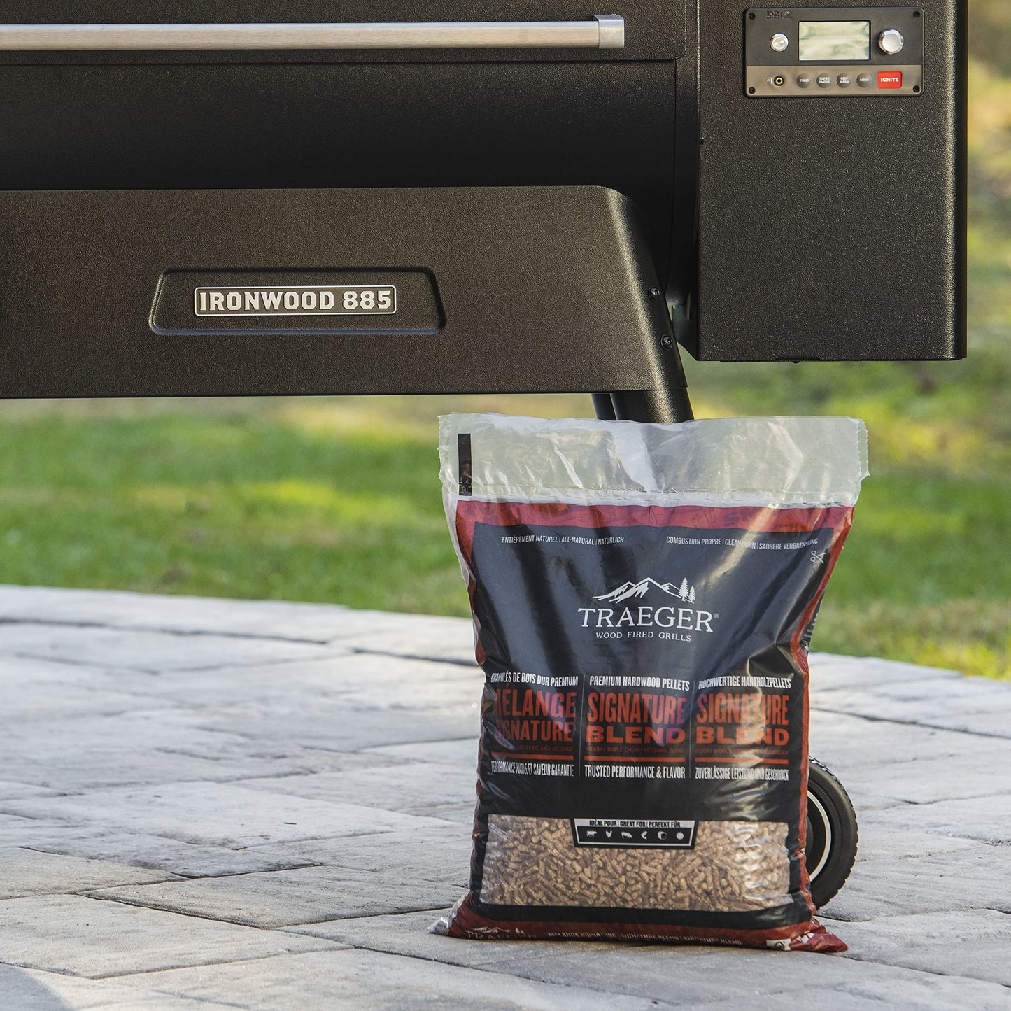 Traeger Grills Signature Blend 100% All-Natural Wood Pellets for Smokers and Pellet Grills. BBQ, Bake, Roast, and Grill, 20 lb. Bag