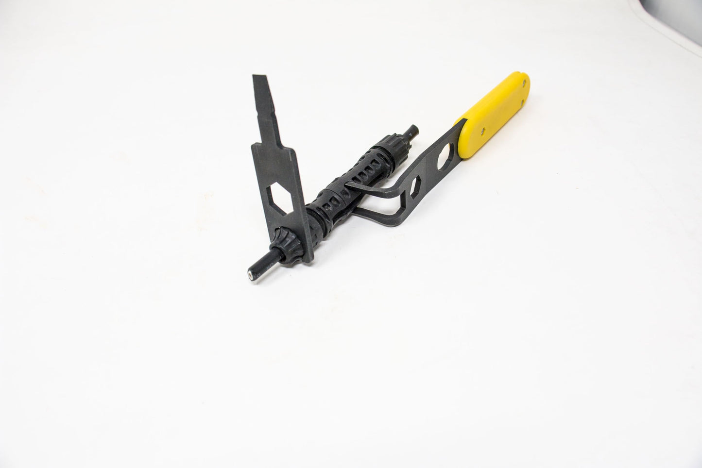 Rack-A-Tiers Solar Serpent 5-in-1 Multipurpose Solar Connector Tool, Wrench for Solar Connectors, Disconnect Tool for MC4, T4, PV4, and H4 Connectors (30200)