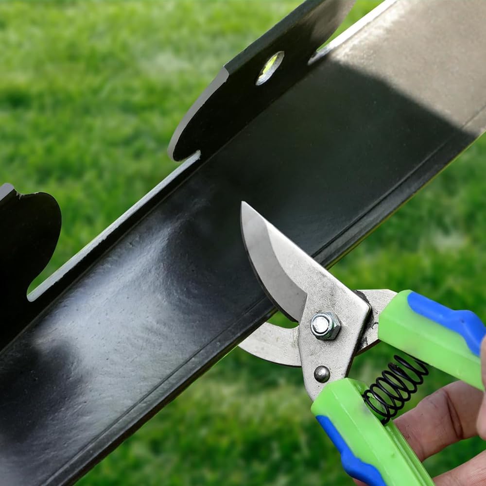 40 FT Landscape Edging No Dig, 2 in.Tall Garden Edging Border with 33 Anchoring Spikes and 1 PCS Connectors for Landscaping Garden, Flower Beds, and Lawn