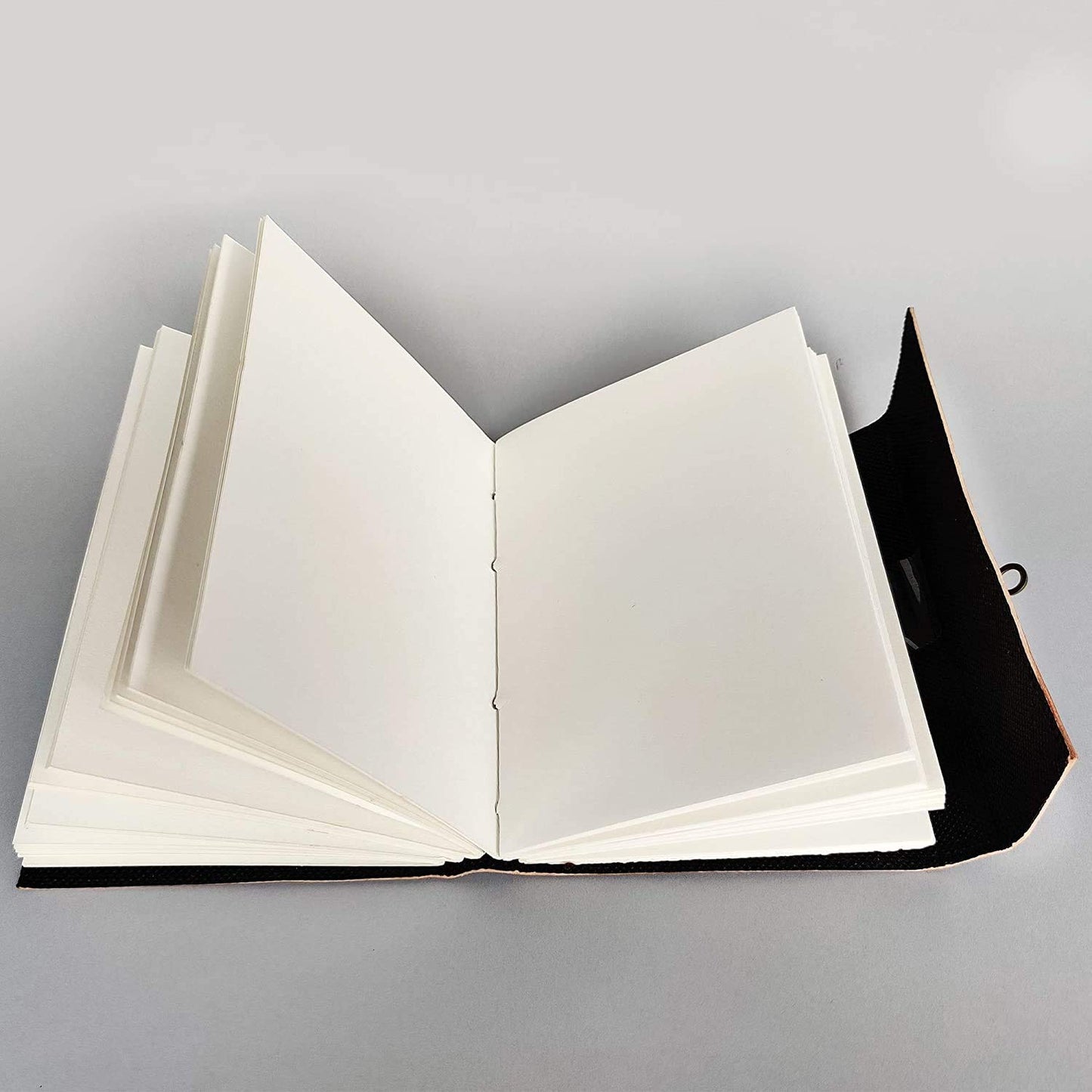 Tuzech Leather Journal Large Writing Notebook - Handmade Leather Bound Vintage Journal For Women and Men with Lock And Semi-Precious Stone Gift For Art Sketchbook, Travel Diary And Notebooks To Write In 7 by 5 Inches (Brown)