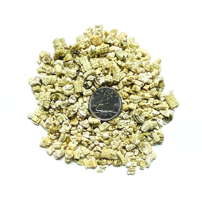 Vermiculite Medium, Supplies The Roots with Plenty of Oxygen so Growing Plants are Stronger, Healthier, and Have Higher yields. (5 litres)