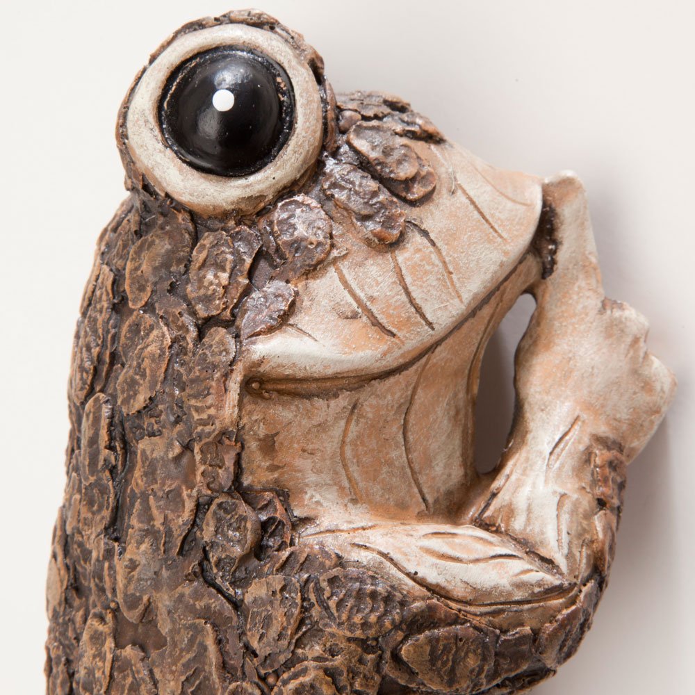 Bits and Pieces - Keep Quiet Frog Tree Peeker - Durable Polyresin Animal Tree-Hugger Sculpture - Lawn and Garden Outdoor Décor Statue