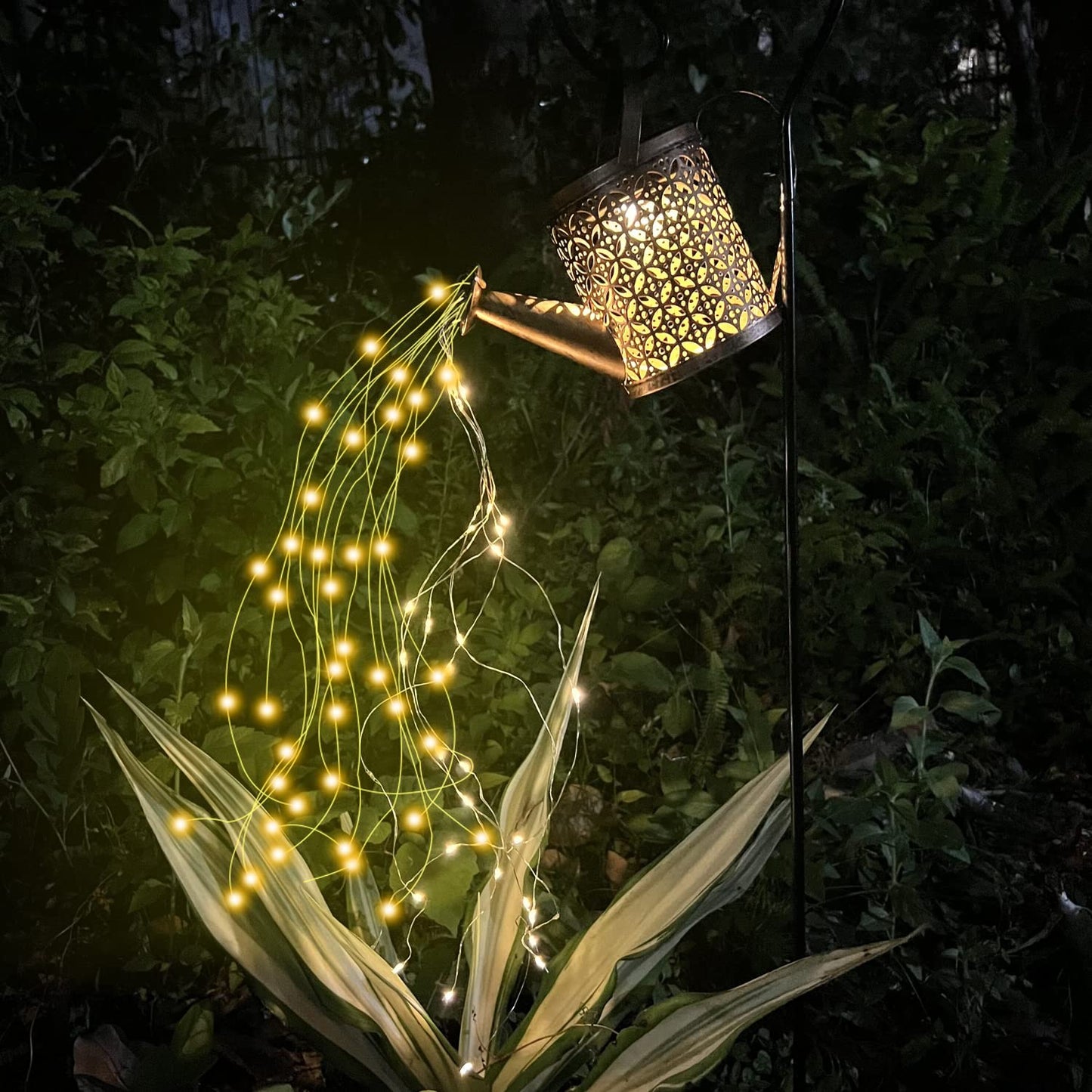 QOCNAM Solar Watering Can with Lights, Retro Metal Hanging Solar Lantern with String Lights, Solar Lanterns Outdoor Waterproof Garden Decor, Star Art Lamp Decorative for Walkway Backyard Patio Lawn
