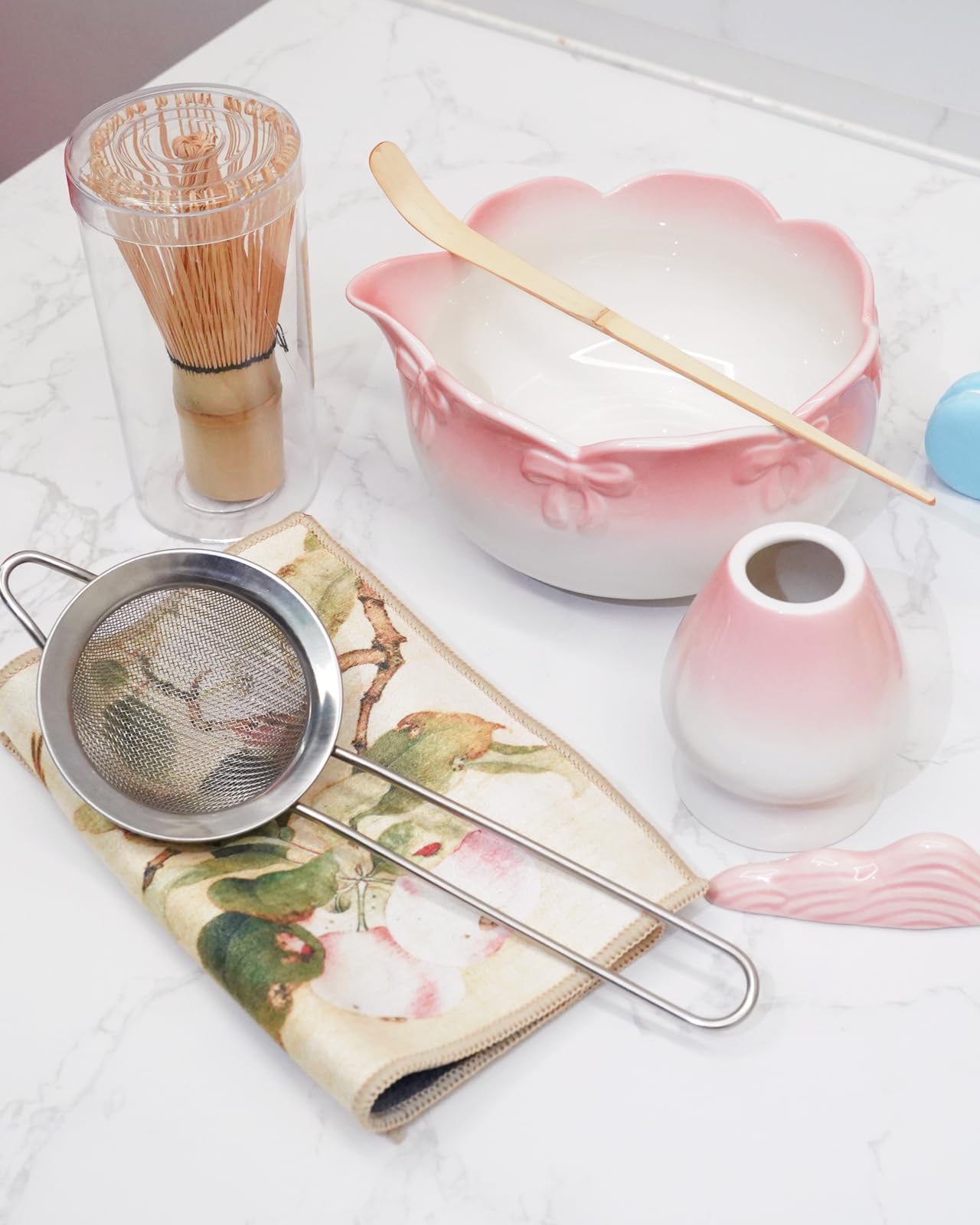RoaGain Matcha Set, 7 Pcs Matcha Whisk Set, Pink 3D Bowknot Embellished Matcha Kit for Ceremony, Tradition Tea Set for Making Latte, Matcha Whisk Set with Bowl with spout,Gift for Tea Lovers