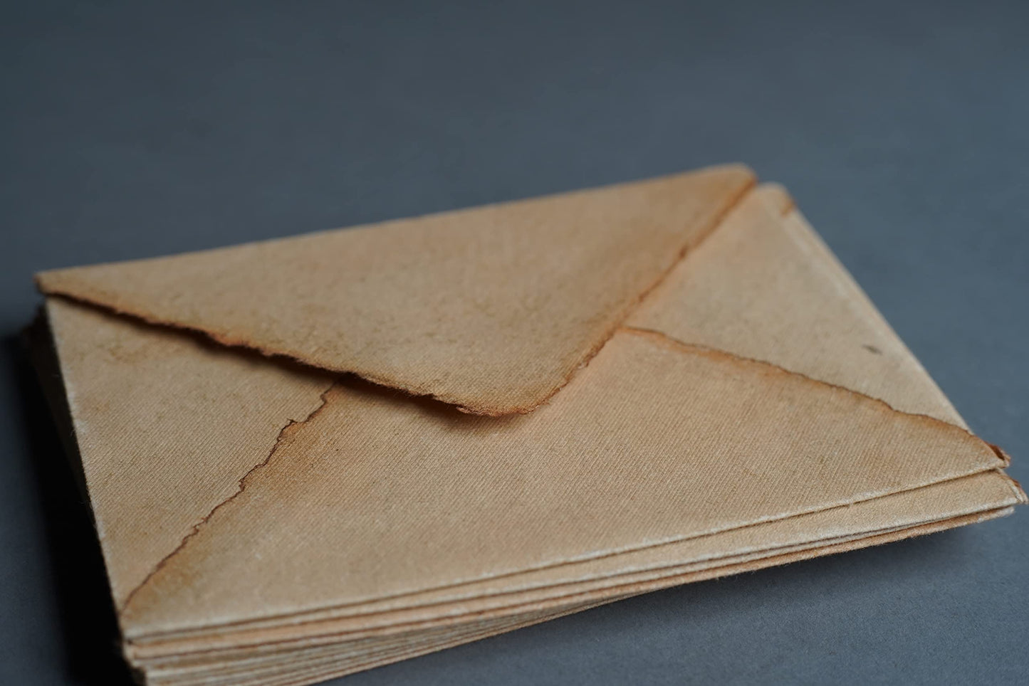 Wanderings Handmade Antiqued Envelope with Deckle Edge - 5.25x7.25/13.3x18.4 cm - Package of 25 Vintage Envelopes for Writers Invitations Wedding Stationary - Cold Press Thick 150 GSM Recycled Paper