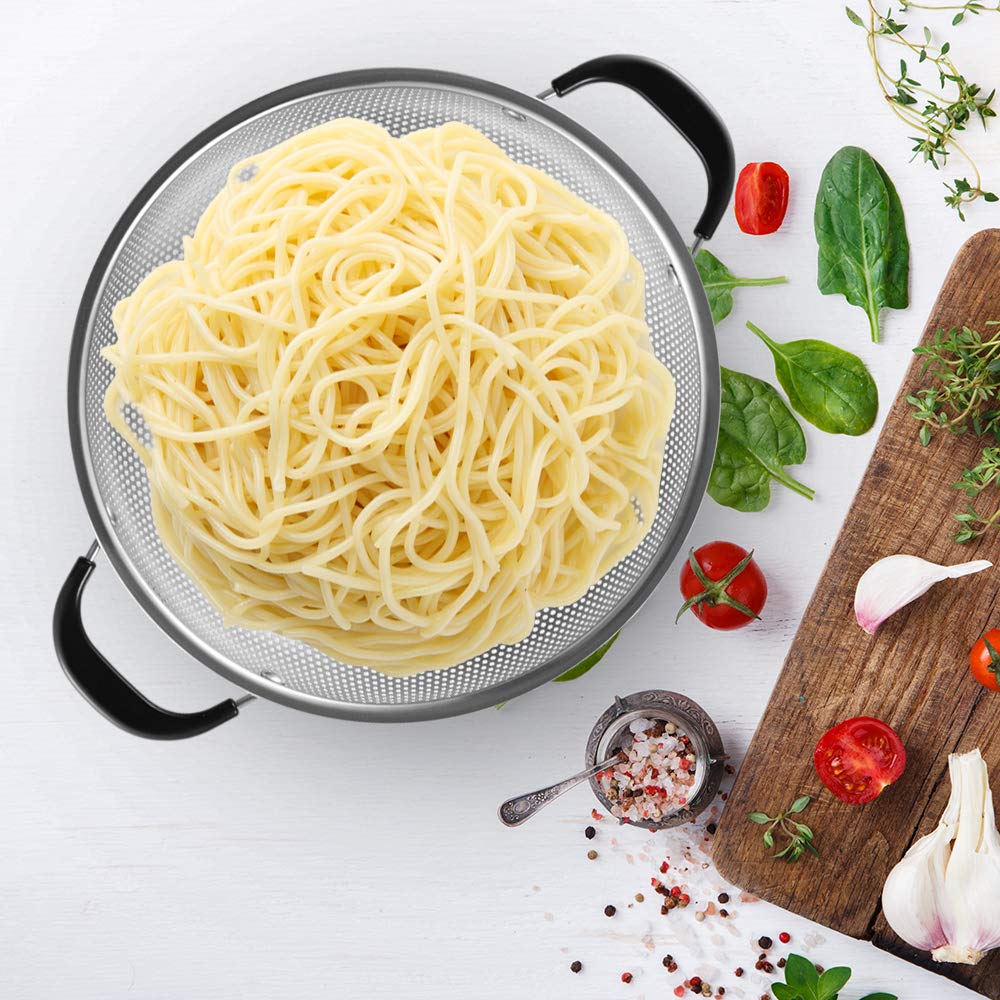 18/8 Stainless Steel Colander, Easy Grip Micro-Perforated 5-Quart Colander, Strainer with Riveted and Heat Resistant Handles, BPA Free, FDA Approved. Great For Pasta, Noodles, Vegetables and Fruits