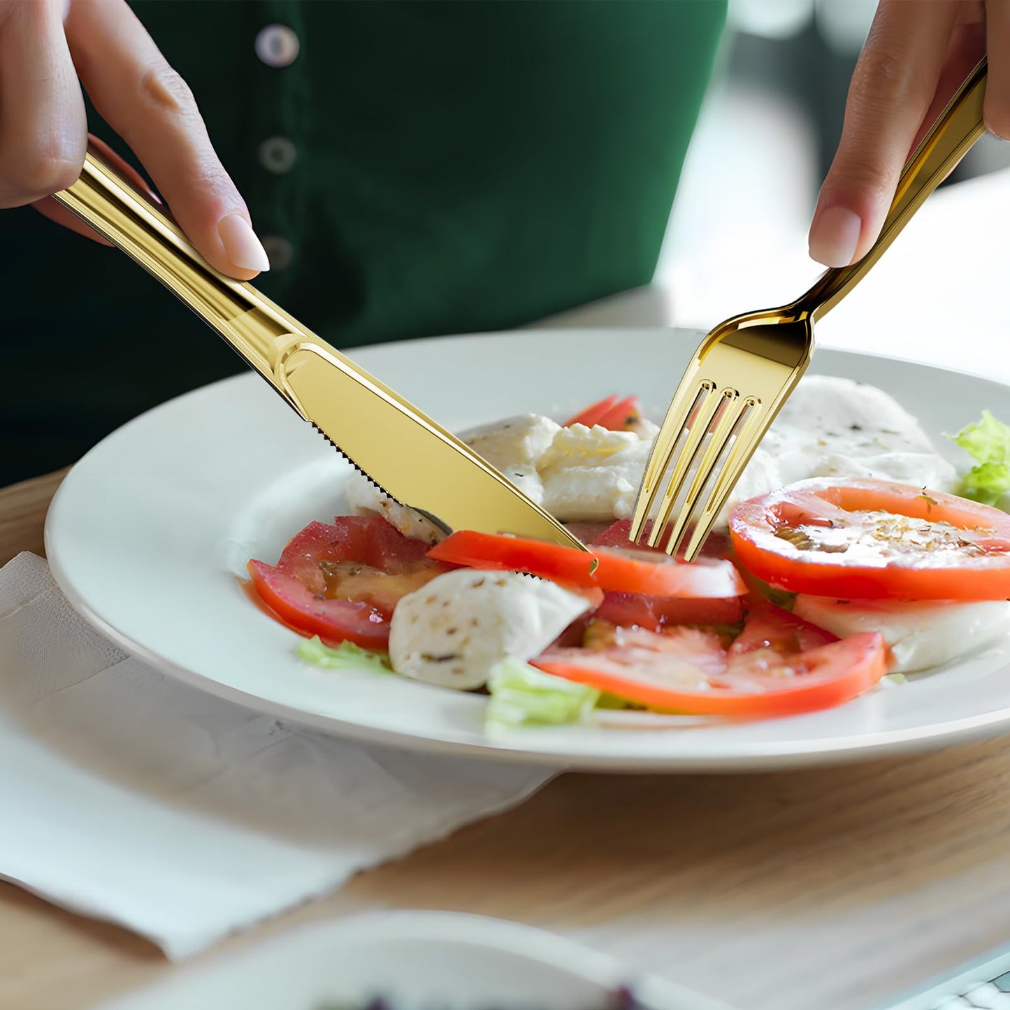 PYAILI Plastic Cutlery Sets - 120 Piece Gold Heavyweight Cutlery Set，Reusable Plastic Flatware Includes 40 Forks, 40 Spoons, 40 Knives，Perfect Gold Plastic Cutlery