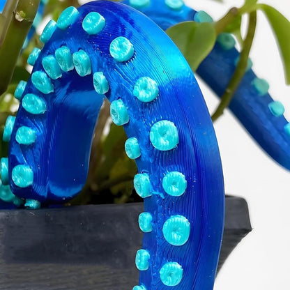 7PCS Octopus Tentacle Wooden Plant Stakes – Various Shaped Decorative Garden Stakes for Indoor/Outdoor Use. (Blue)