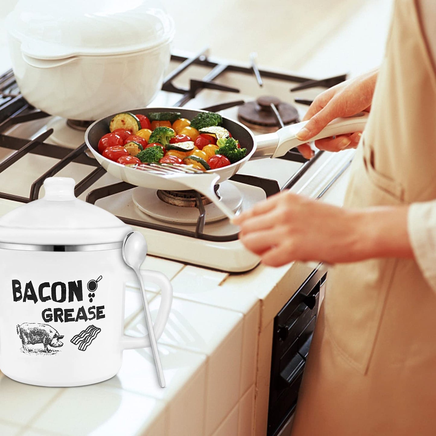 BokingOne Bacon Grease Container with Strainer, 1.5L/46oz Large Stainless Steel Cooking Oil Container with Lid & Spoon, White Enamel Bacon Grease Keeper for Bacon