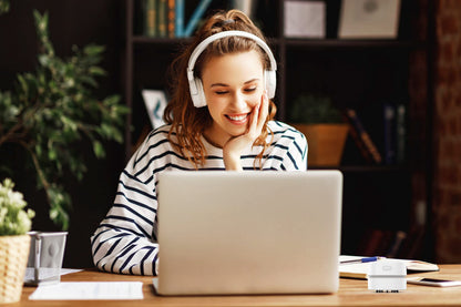 TRZLIFE Desk Vacuum Cleaner, Rechargeable and Durable Mini Table Vacuum Cleaner Must-Have Office Desk Accessory Sucks up Tiny Items and Crumbs from Desktop Drawer Countertop Ideal as a