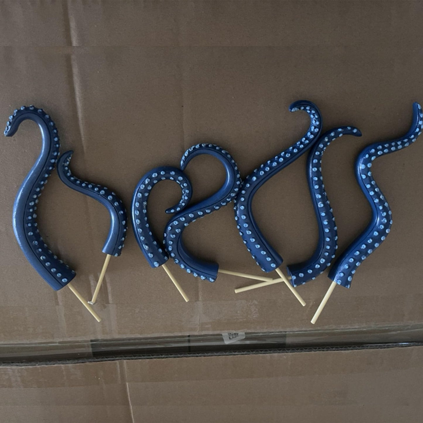 7PCS Octopus Tentacle Wooden Plant Stakes – Various Shaped Decorative Garden Stakes for Indoor/Outdoor Use. (Blue)