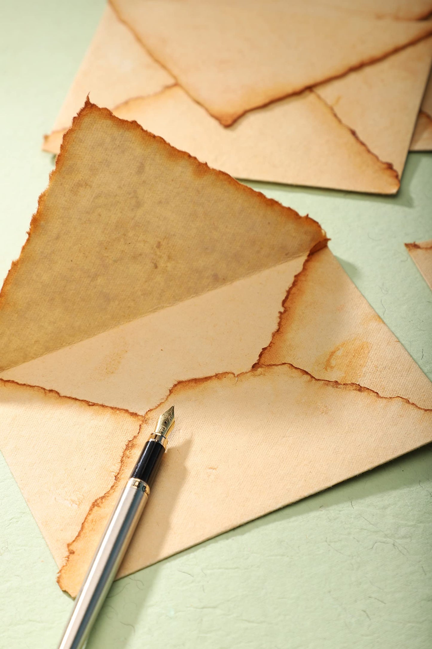 Wanderings Handmade Antiqued Envelope with Deckle Edge - 5.25x7.25/13.3x18.4 cm - Package of 25 Vintage Envelopes for Writers Invitations Wedding Stationary - Cold Press Thick 150 GSM Recycled Paper