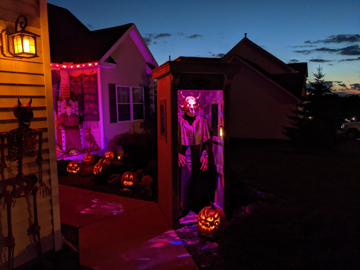 【Upgraded】 Hompavo LED Flame Light Bulb, 4 Modes Flickering Light Bulbs with Upside Down Effect, E26/E27 Base Flame Bulb for Halloween, Christmas, Party, Indoor and Outdoor Home Decoration (2 Pack)