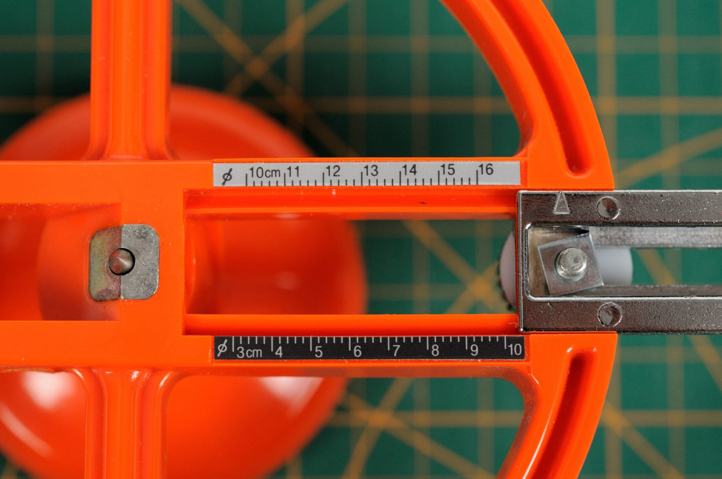 NT Cutter Heavy-Duty Circle Cutter, 1-3/16-Inch 6-5/16-Inch Diameter, 1 Cutter (C-2500P)