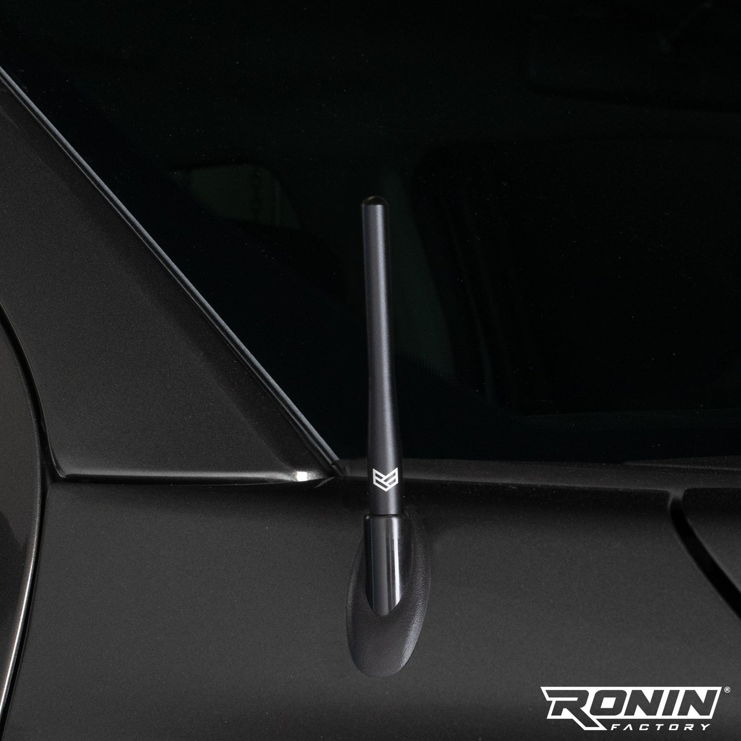RONIN FACTORY Truck Radio Antenna for Ford F150 F250 F350 Super Duty Raptor Bronco Lightning Dodge RAM 1500 Accessories - Anti Theft - Carwash Safe - Short Antenna F150 (4 Inch)