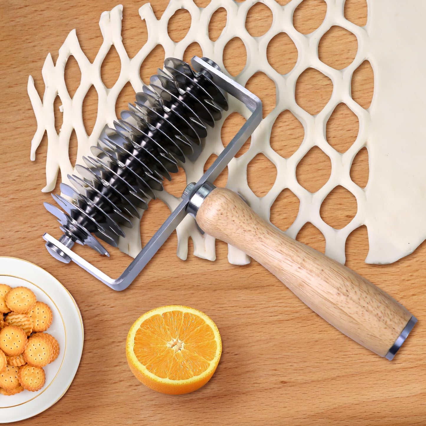 Stainless Steel Lattice Cutter With Wooden Handle - Dough Wheel Roller for Pie Crust, Beef Wellington, Bread, Pizza, and Puff Pastry