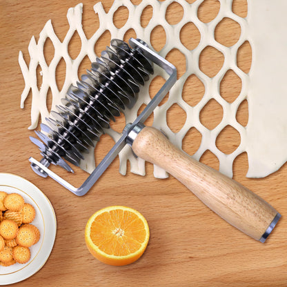 Stainless Steel Lattice Cutter With Wooden Handle - Dough Wheel Roller for Pie Crust, Beef Wellington, Bread, Pizza, and Puff Pastry