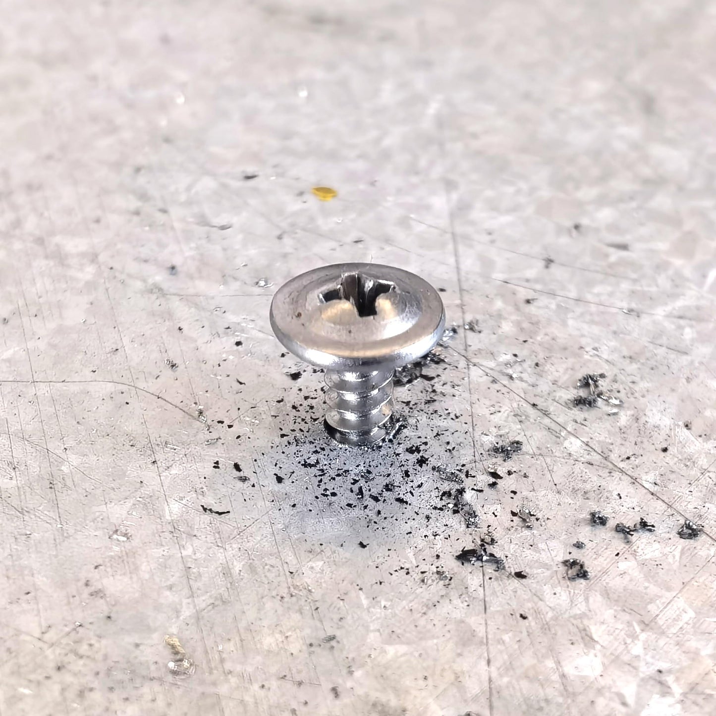 Mywish 300pcs #8×1/2" Self Tapping Screws for Metal, Sheet Metal Screws 410 Stainless Steel Truss Head Self Drilling Screws High-Strength Quick Tapping