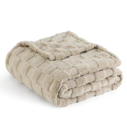 Bedsure Brown Throw Blankets for Couch - Soft Cozy Cute Plush Checkered Fleece Bed Blanket for Girls Women, Warm Thick Fluffy Fuzzy Gift, Fall Living Room Home Decor, 50x60