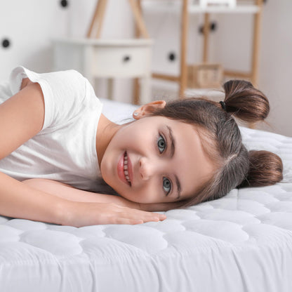 Utopia Bedding Waterproof Mattress Protector, Full/Double Mattress Pad, Quilted Fitted Cover Stretches up to 16 Inches Deep Pocket (White)