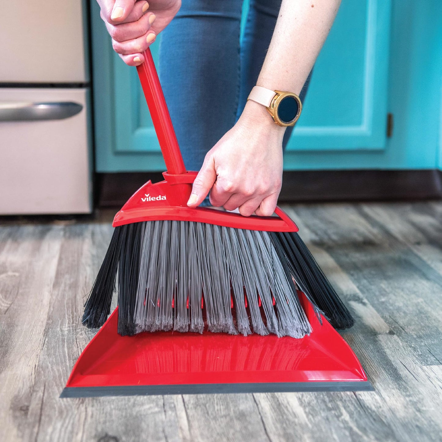 Vileda Pet Pro Broom with Step-On Dustpan and 3-Piece Handle | Remove 99% Dust and Dirt in One Sweep