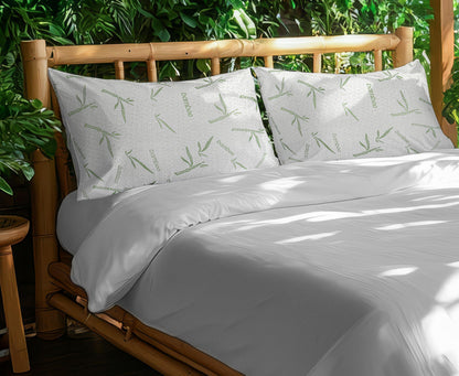 Utopia Bedding Bamboo Viscose Waterproof Pillow Protector Zippered (2 Pack) Queen – Bed Bug Proof Pillow Encasement 20 x 28 Inches