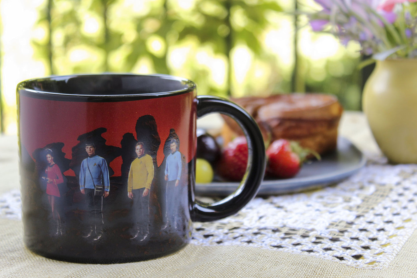 Star Trek Transporter Heat Changing Mug - Add Coffee or Tea and Kirk, Spock, McCoy and Uhura Appear on The Planet's Surface - Comes in a Fun Box