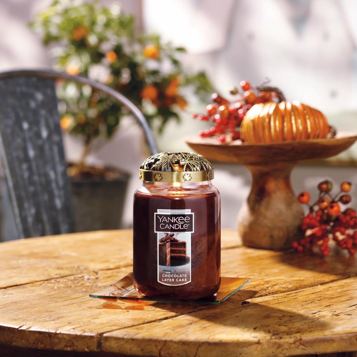 Yankee Candle Scented Candle, Chocolate Cake, Original Large Jar Candle, 110-150 Hours of Burn Time, 22 oz.