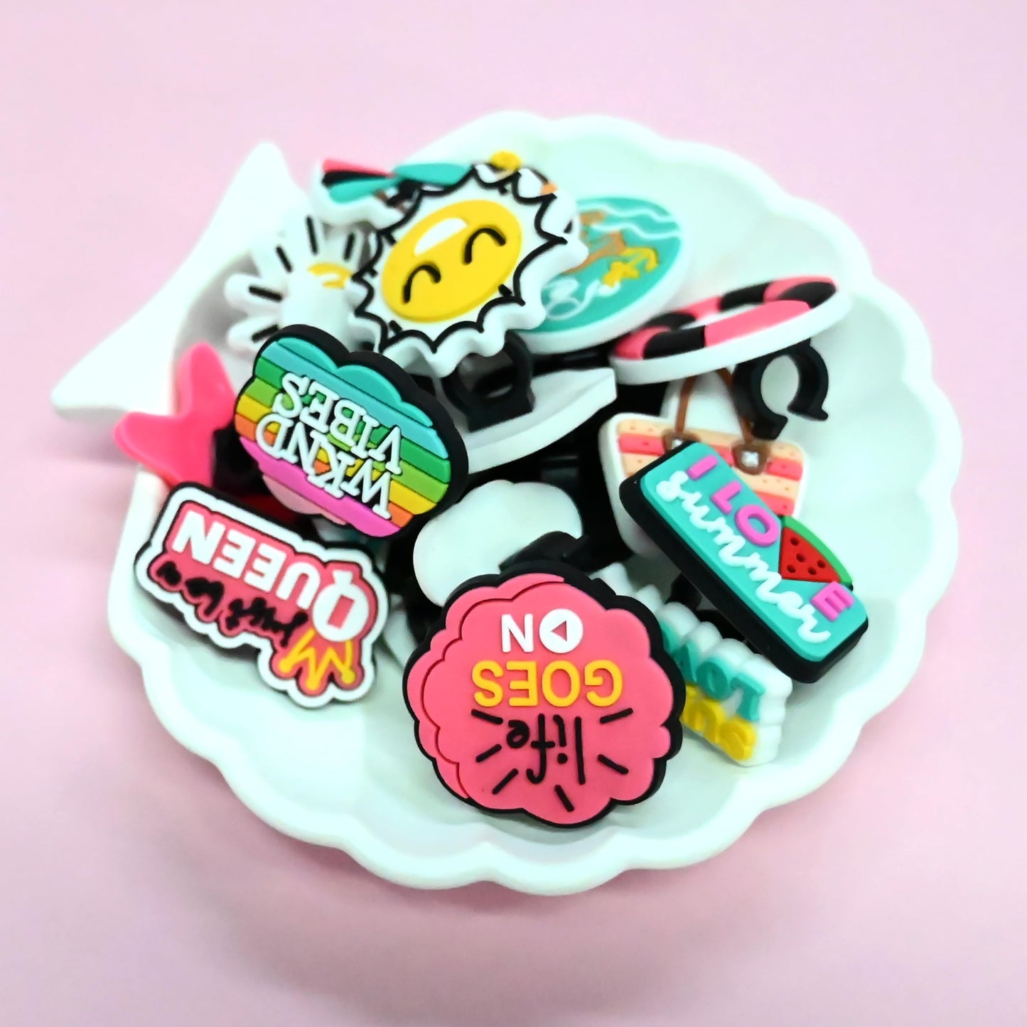 XHAOYEAHX 100PCS Summer Theme Different Pencil Topper Charms Decoration Sun Theme Ocean pen charms PVC pen Topper Student DIY Pencil Clips Charms Accessories for Classroom Students Gifts Awards.