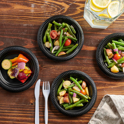 PLASTICPRO 200 PCS Black Plastic Plates Light Weight 6 Inch Plastic Dessert Plates Black Plates Disposable for Party and Wedding