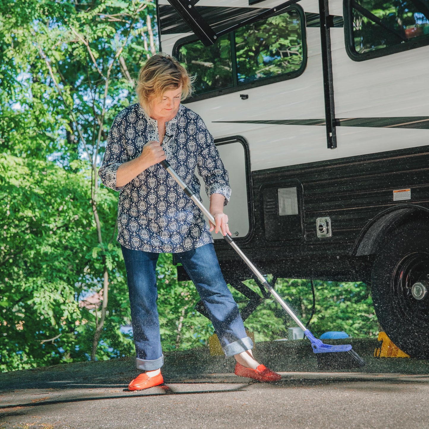 CAMCO RV Adjustable Broom and Dustpan | Features a Telescoping Broom Handle from 24 inch to 52 inch | Ideal for RV, Marine & Home Use (43623)