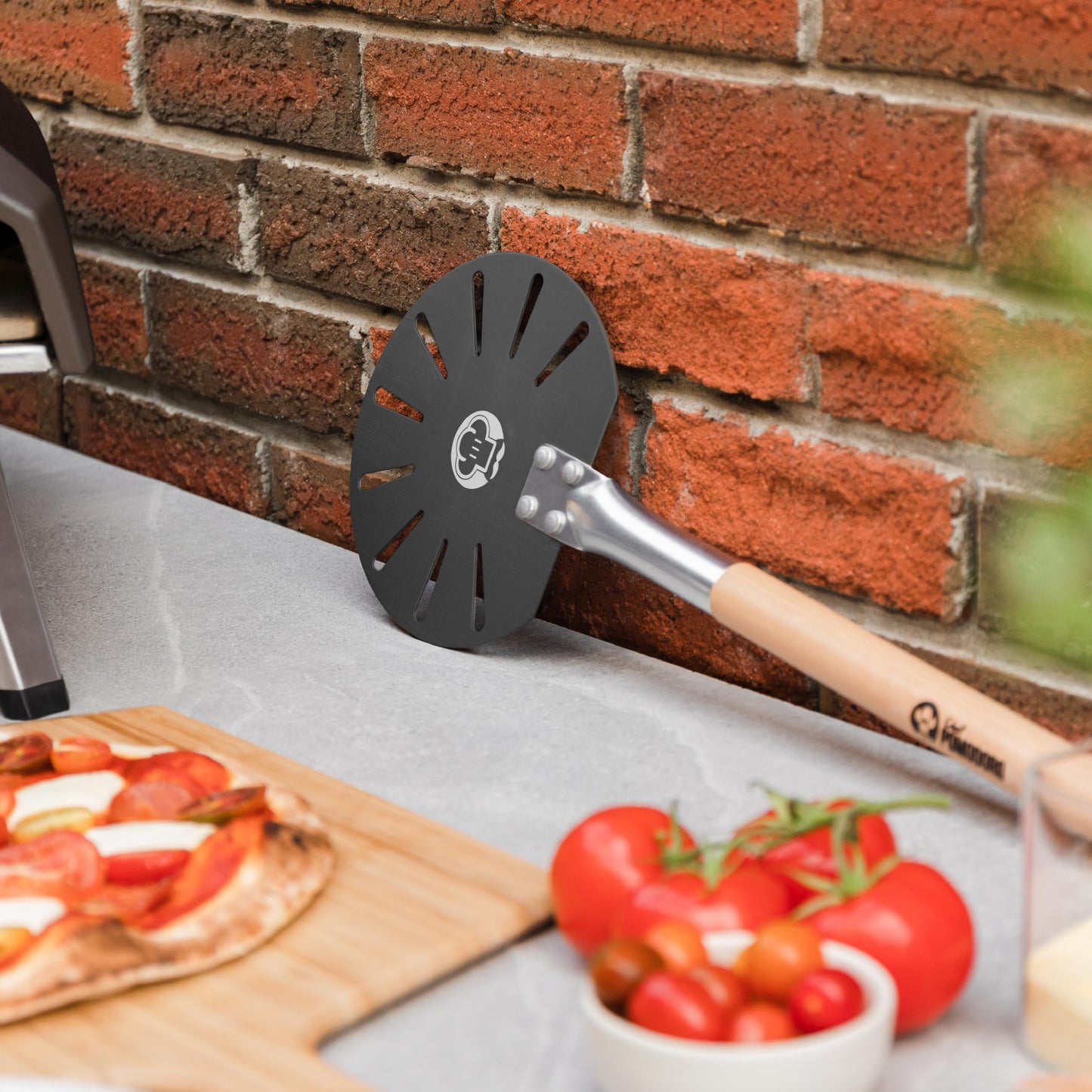 Chef Pomodoro Mini Aluminum Pizza Turning Peel with Wood Handle for Easy Storage, Metal Pizza Peel, Gourmet Luxury Pizza Paddle for Baking Homemade Pizza Bread - Pizza Oven Accessories (7-Inch)