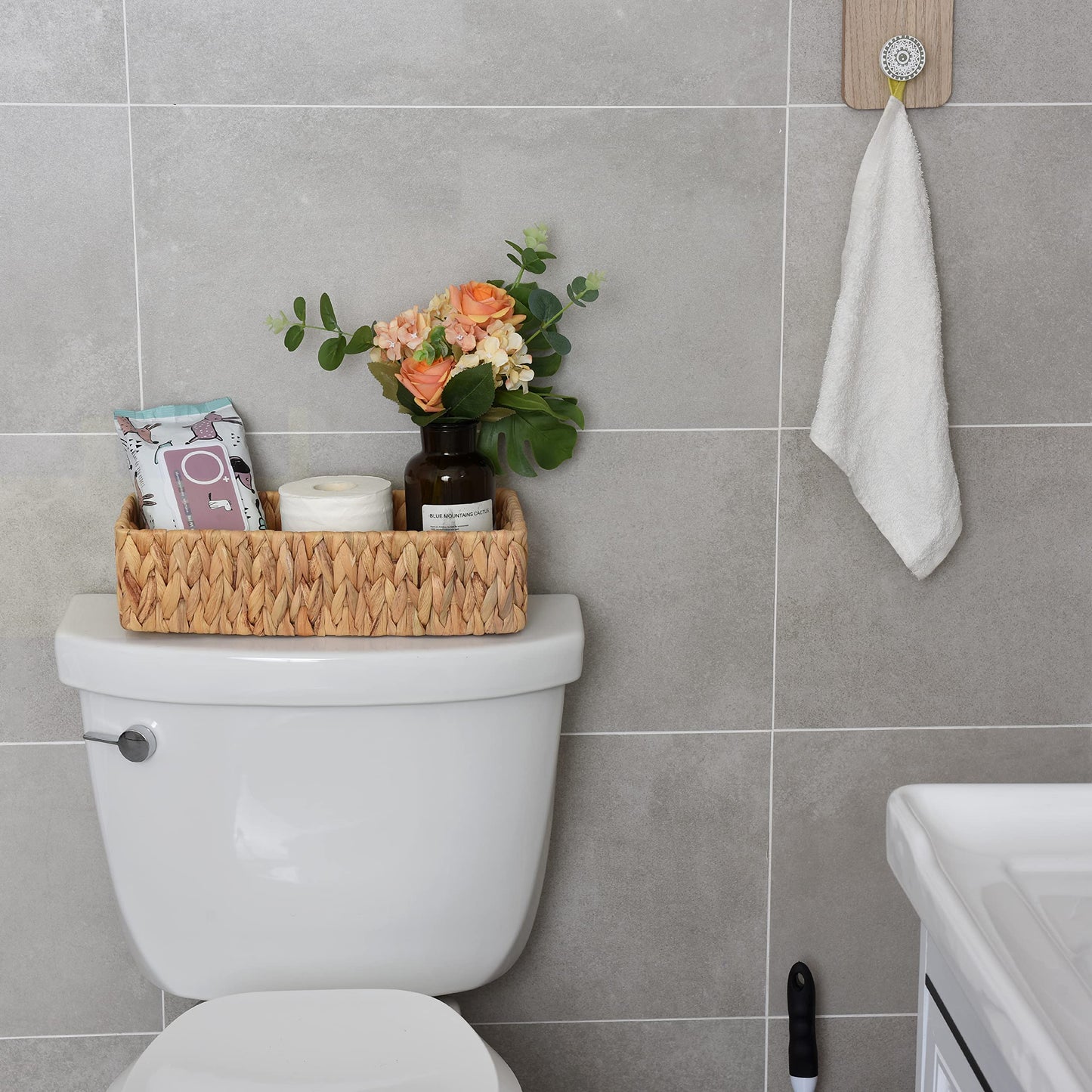 StorageWorks Water Hyacinth Basket for Toilet Paper, Wicker Baskets for Storage with Built-in Handles, 14 "L x 6 "W x 3 "H