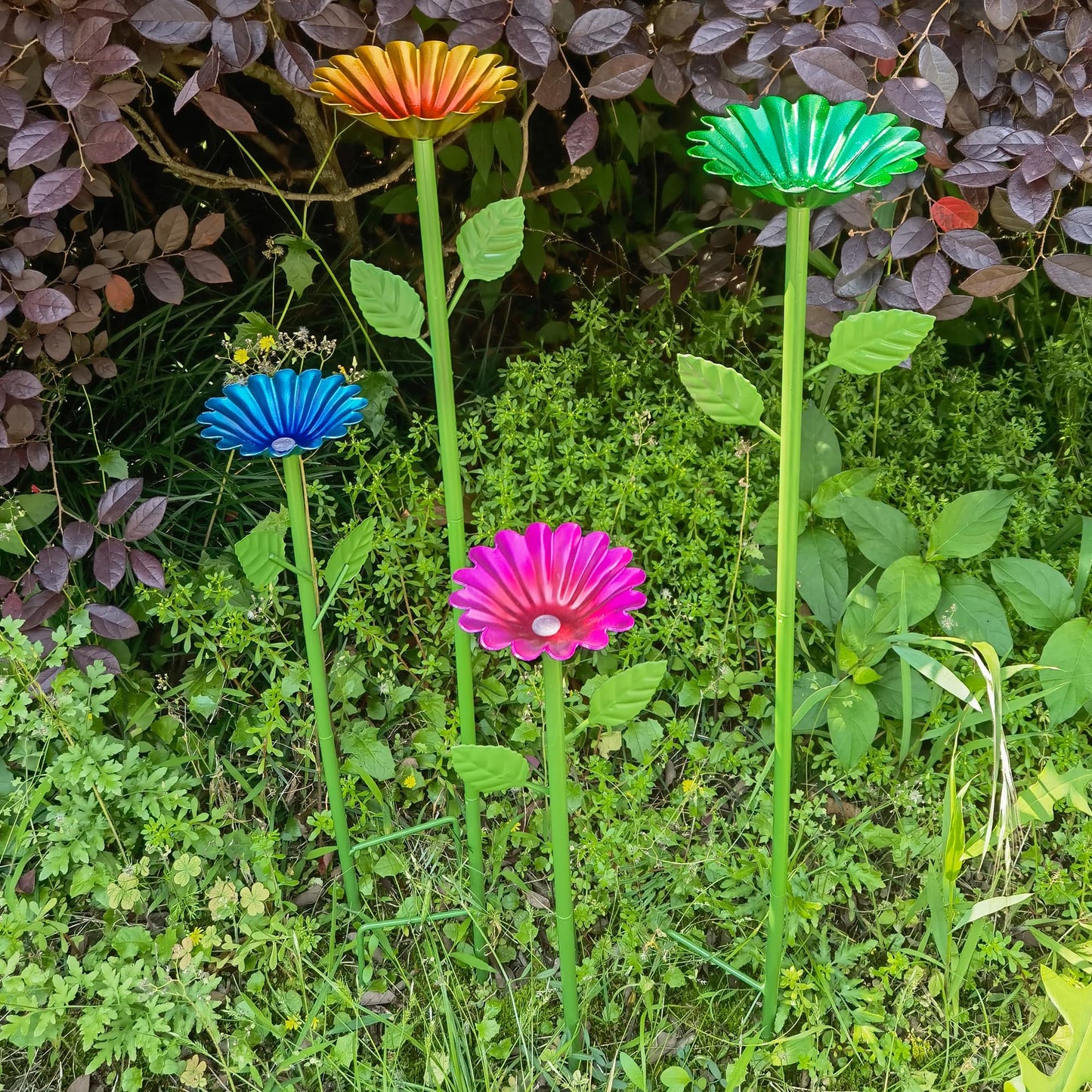 Bee Watering Station,4 Pack Metal Flower Bee Cups for Garden Thirsty Pollinators，Outdoor Garden Yard Patio Decor