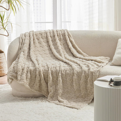 Bedsure Brown Throw Blankets for Couch - Soft Cozy Cute Plush Checkered Fleece Bed Blanket for Girls Women, Warm Thick Fluffy Fuzzy Gift, Fall Living Room Home Decor, 50x60