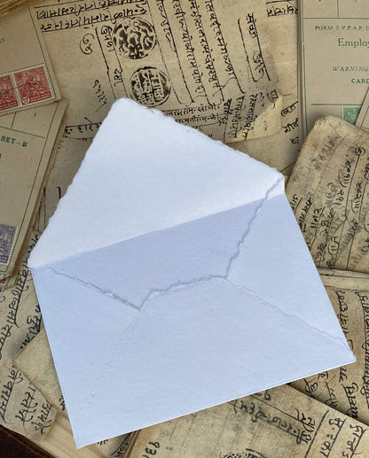 Wanderings Handmade White Deckle Edge Envelope - 5.25x7.25/13 x 18 cm. Package of 25 - for Announcements Wedding Invitations Greeting Cards Crafts - Thick 150 GSM