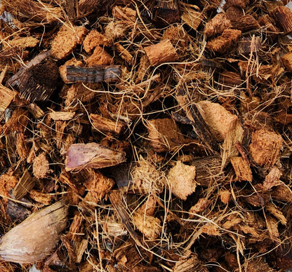 8 litres - Horticulture Coco Husk for Plants- Organic Loose Chunky Coco Chips and Fibers, A Fantastic Soil Amendment for Aroid/Tropical/Orchid/Indoor Plants Potting Mix. (8 litres)